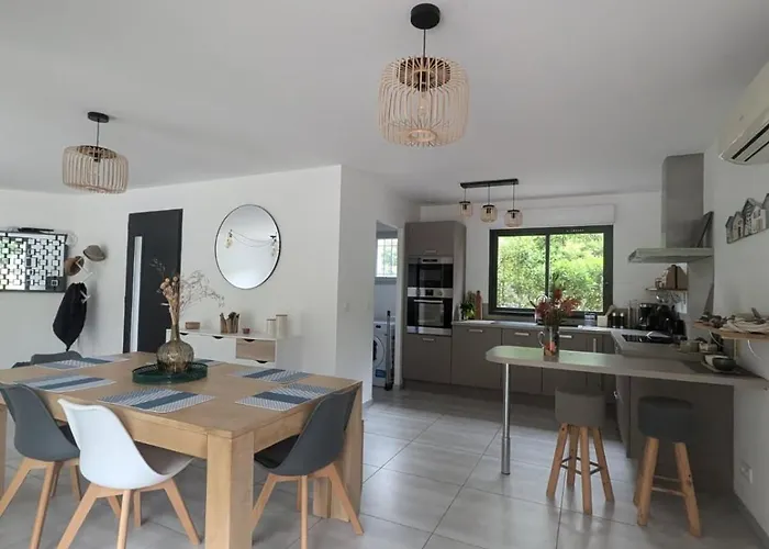 Maison Climatisee De 3 Avec Piscine Privee סוטה